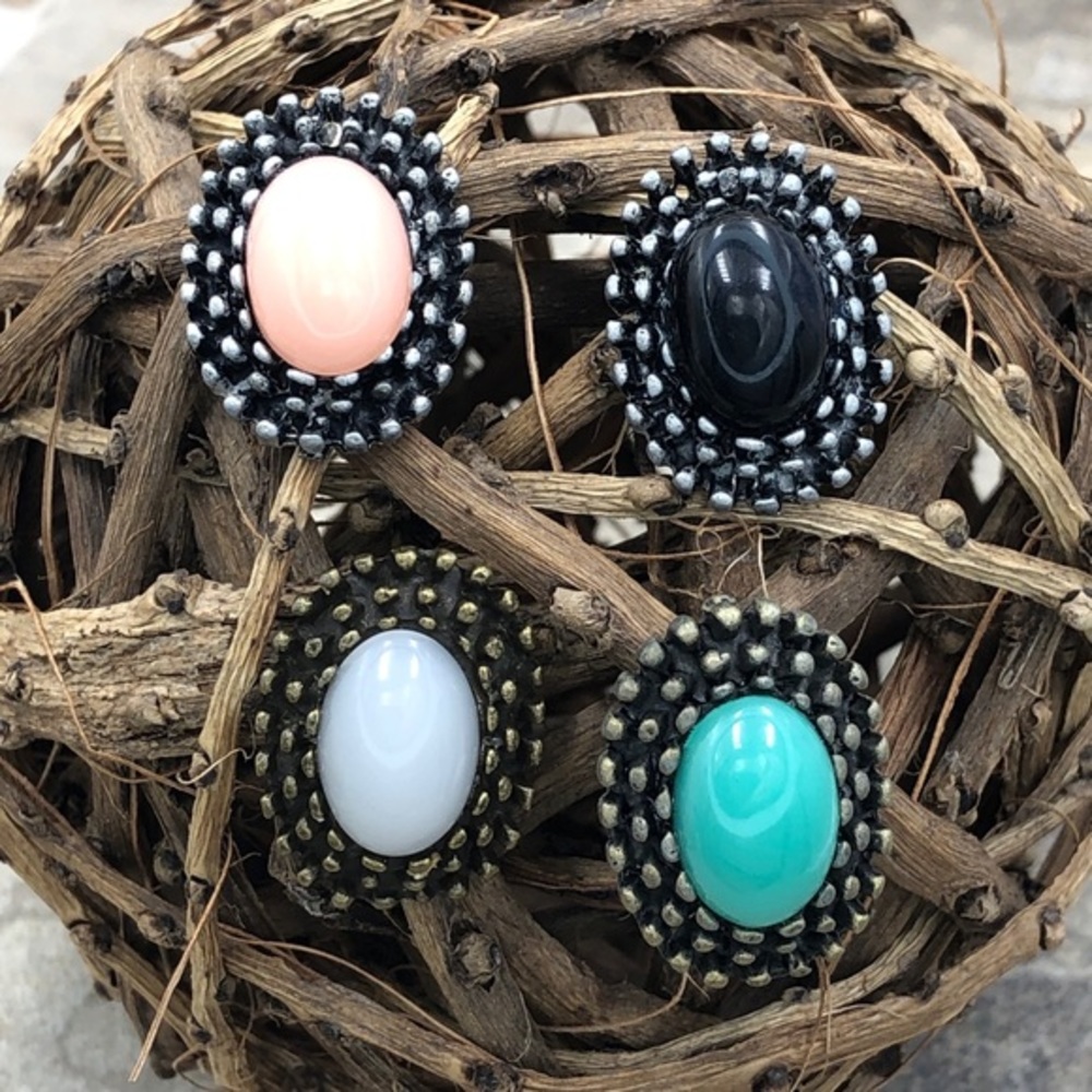 🍀 Oval Button Simple Cabochon Earrings